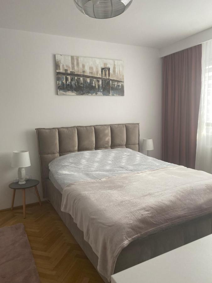Astra 1Bedroom Braşov Extérieur photo